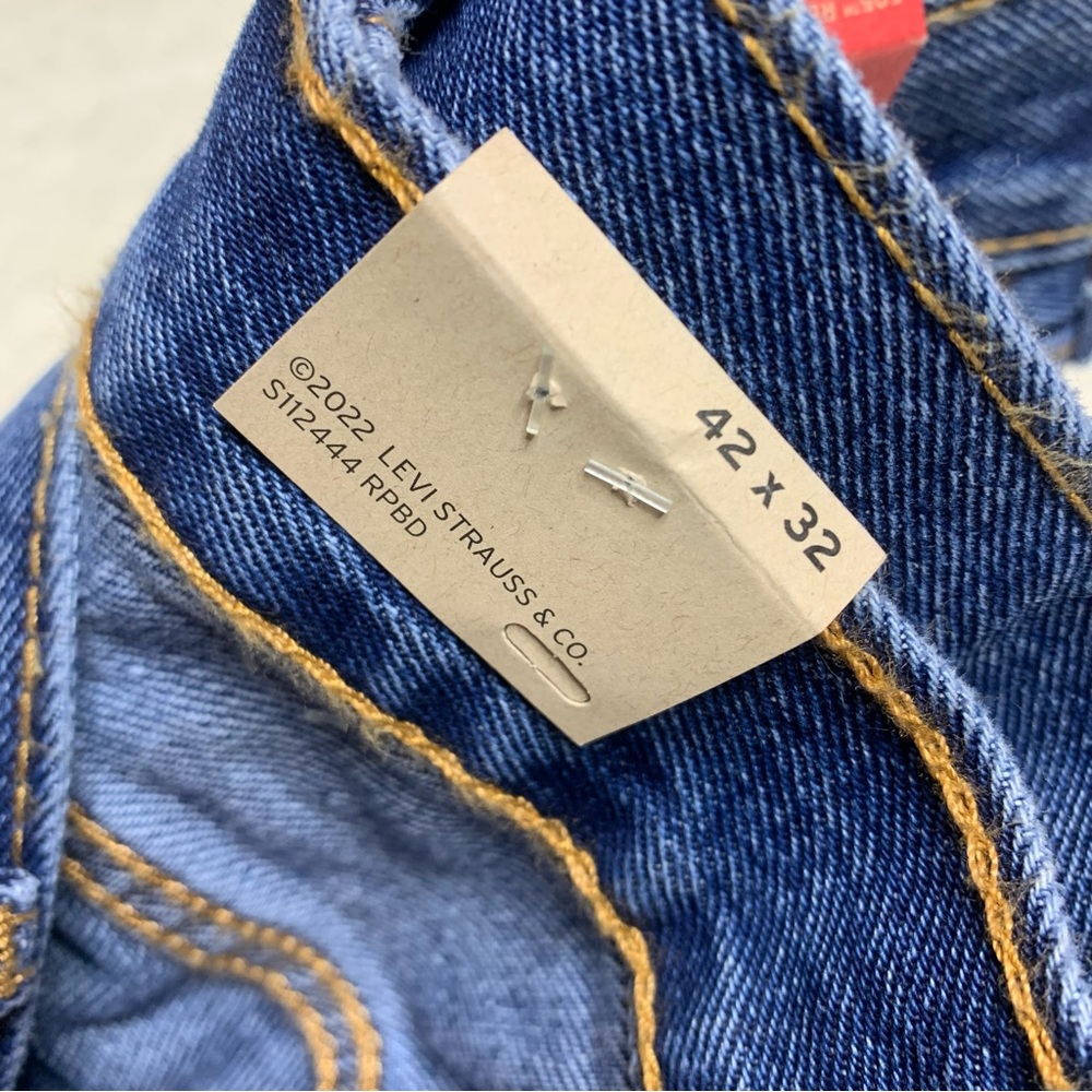 NWT! Men’s Levi’s Jeans - Picture 3 of 5